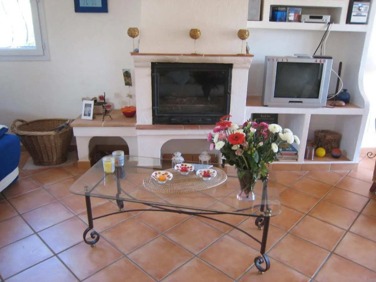 Gorgeous Villa In Bagnols En For T France